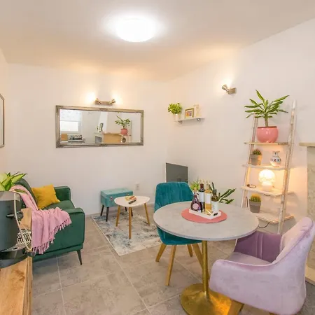 Enjoy Apartment